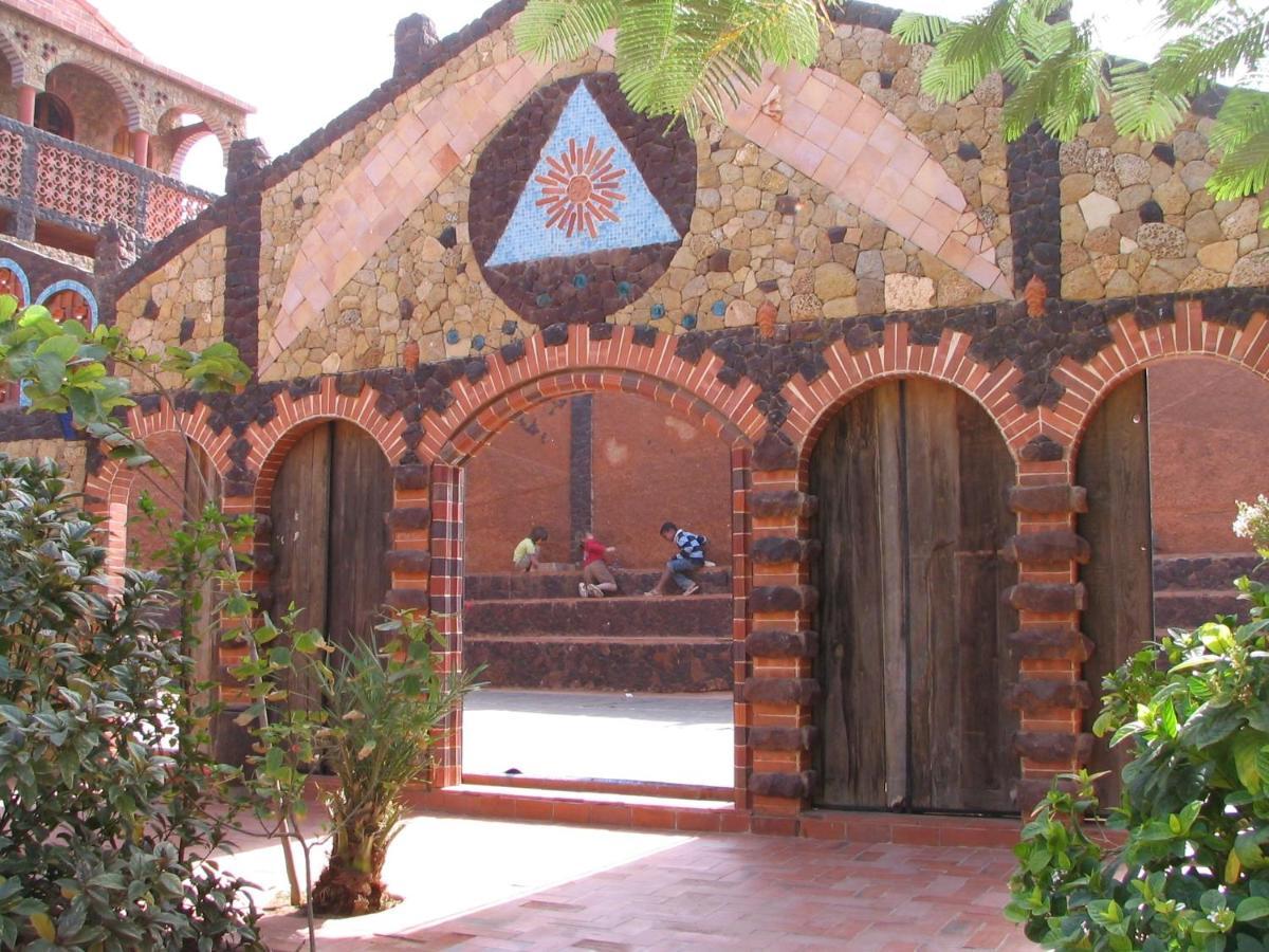Hotel Sobo Bade Toubab Dialao Exterior foto